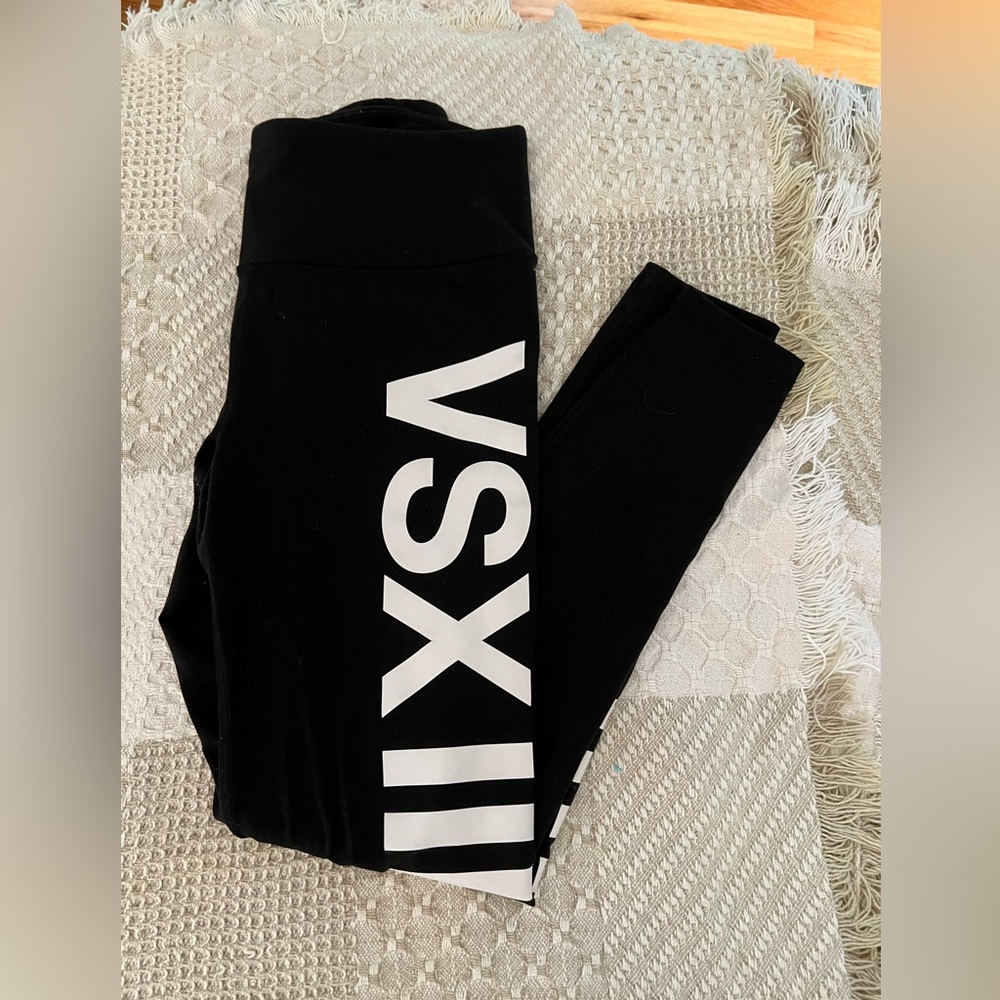 Victoria’s Secret black sport leggings